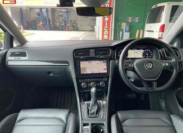 
								VOLKSWAGEN GOLF VARIANT FOR SALE IN KENYA full									