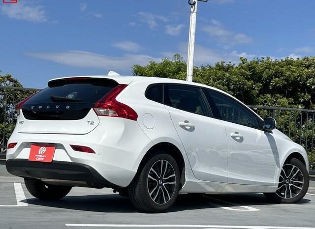 
								VOLVO V40 FOR SALE IN KENYA full									