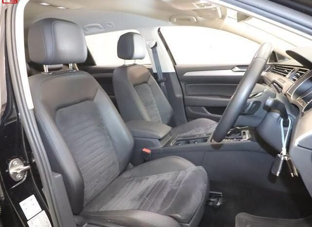 
								VOLKSWAGEN PASSAT VARIANT FOR SALE IN KENYA full									