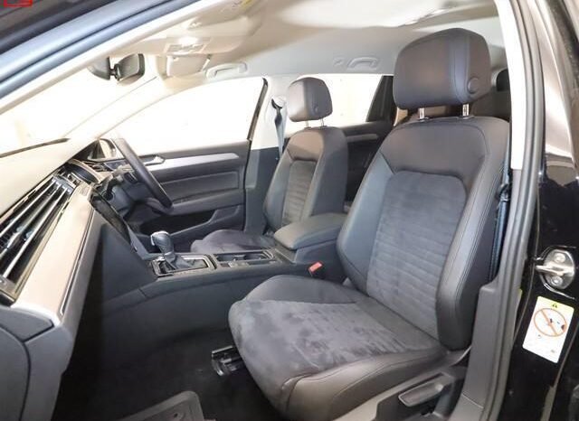 
								VOLKSWAGEN PASSAT VARIANT FOR SALE IN KENYA full									