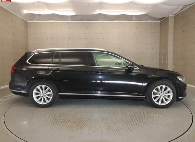 
								VOLKSWAGEN PASSAT VARIANT FOR SALE IN KENYA full									