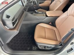 
										TOYOTA CROWN FOR SALE IN KENYA full									