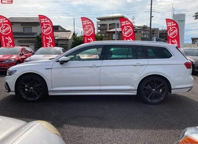 
								VOLKSWAGEN PASSAT VARIANT FOR SALE IN KENYA full									