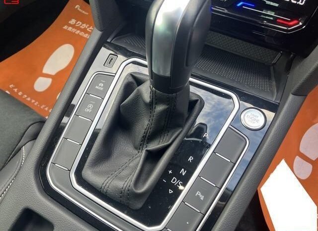 
								VOLKSWAGEN PASSAT VARIANT FOR SALE IN KENYA full									