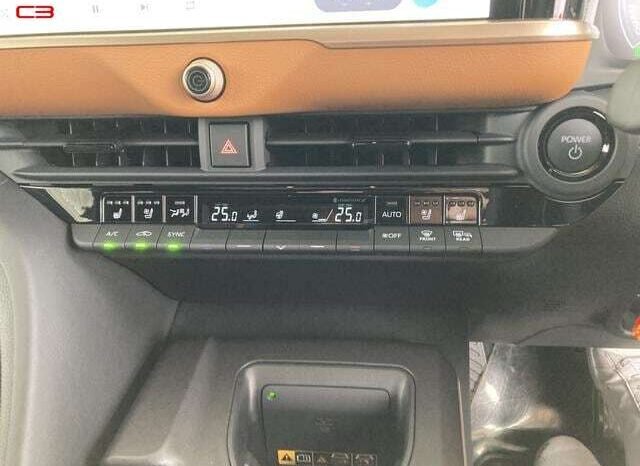 
								TOYOTA CROWN CROSSOVER FOR SALE IN KENYA full									