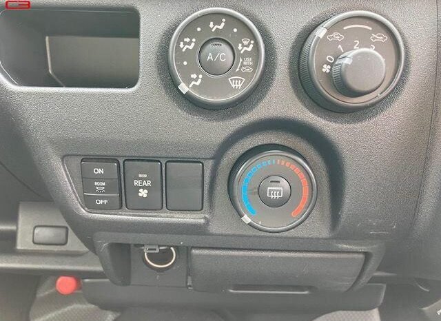 
								TOYOTA HIACE COMMUTER FOR SALE IN KENYA full									