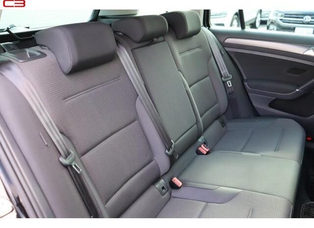 
								VOLKSWAGEN GOLF VARIANT FOR SALE IN KENYA full									