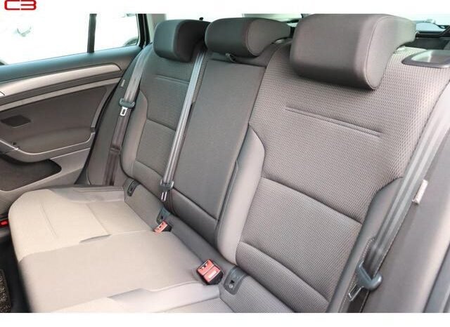 
								VOLKSWAGEN GOLF VARIANT FOR SALE IN KENYA full									