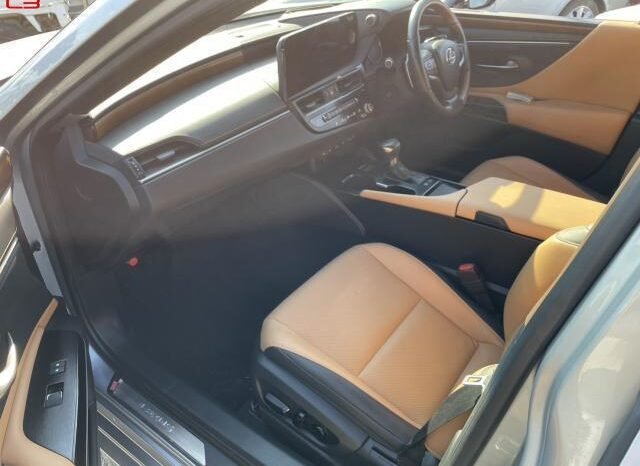 
								LEXUS ES FOR SALE IN KENYA full									