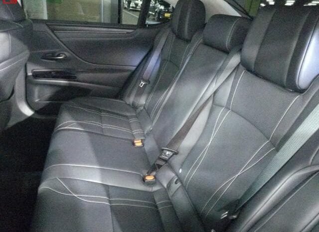 
								LEXUS ES FOR SALE IN KENYA full									