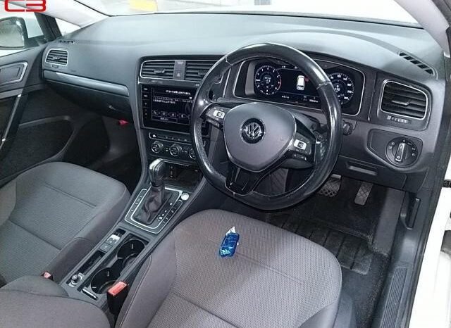 
								VOLKSWAGEN GOLF VARIANT FOR SALE IN KENYA full									
