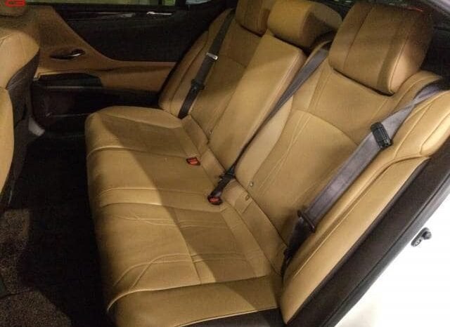 
								LEXUS ES FOR SALE IN KENYA full									