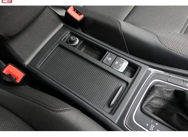 
								VOLKSWAGEN GOLF VARIANT FOR SALE IN KENYA full									