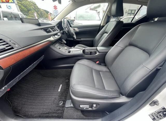 
								LEXUS CT FOR SALE IN KENYA full									