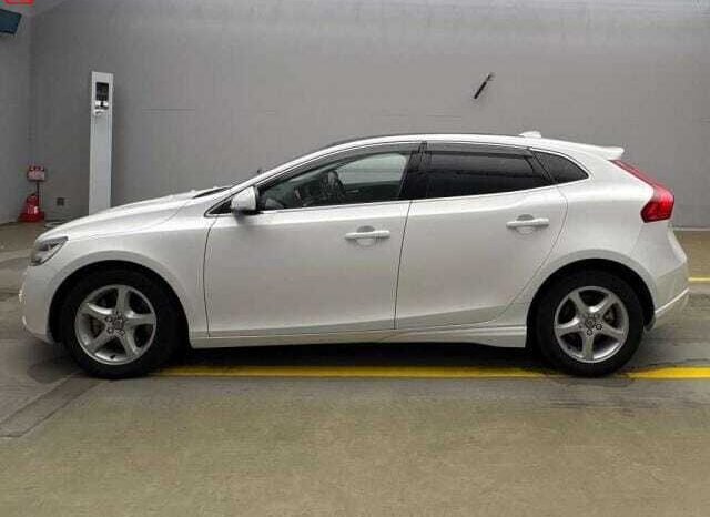 
								VOLVO V40 FOR SALE IN KENYA full									