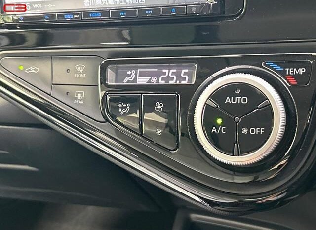 
								TOYOTA AQUA FOR SALE IN KENYA full									