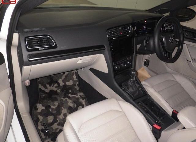
								VOLKSWAGEN GOLF VARIANT FOR SALE IN KENYA full									