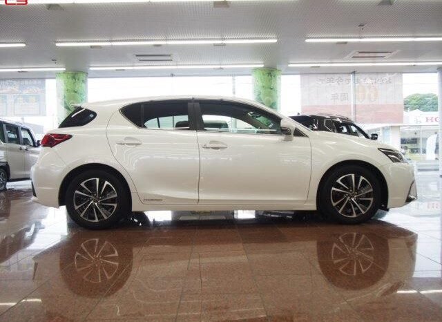 
								LEXUS CT FOR SALE IN KENYA full									