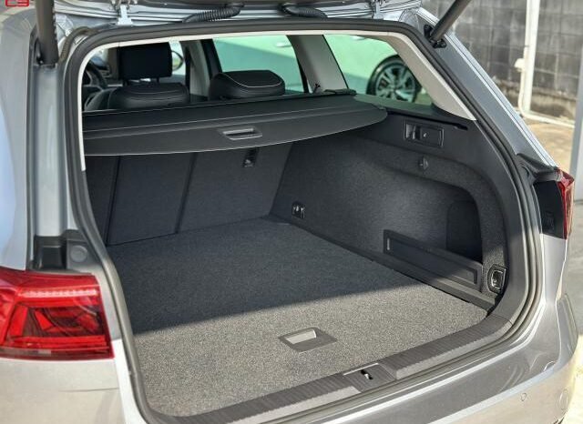 
								VOLKSWAGEN PASSAT VARIANT FOR SALE IN KENYA full									
