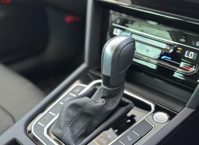 
								VOLKSWAGEN PASSAT VARIANT FOR SALE IN KENYA full									