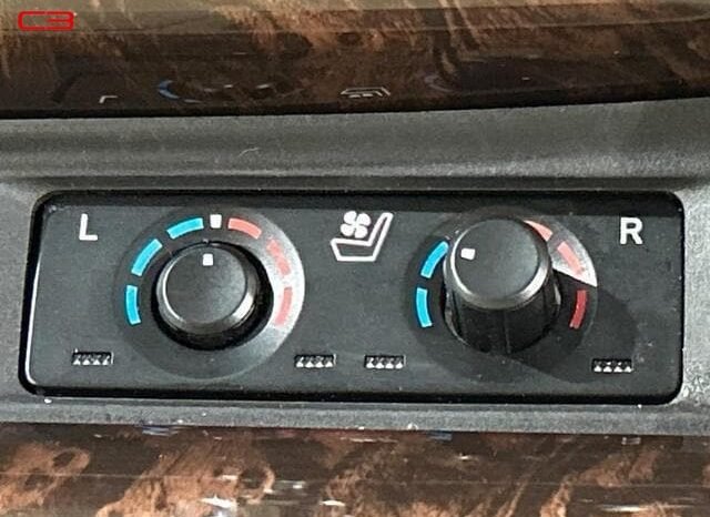 
								TOYOTA VELLFIRE HYBRID FOR SALE IN KENYA full									