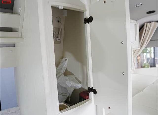 
								TOYOTA HIACE VAN FOR SALE IN KENYA full									