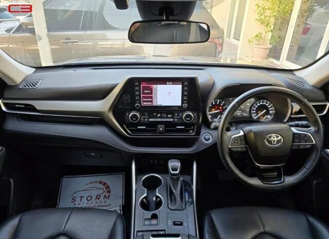
								TOYOTA KLUGER FOR SALE IN KENYA full									