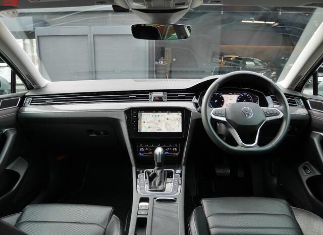 
								VOLKSWAGEN PASSAT VARIANT FOR SALE IN KENYA full									