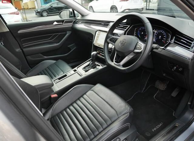 
								VOLKSWAGEN PASSAT VARIANT FOR SALE IN KENYA full									