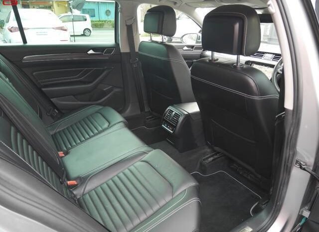 
								VOLKSWAGEN PASSAT VARIANT FOR SALE IN KENYA full									