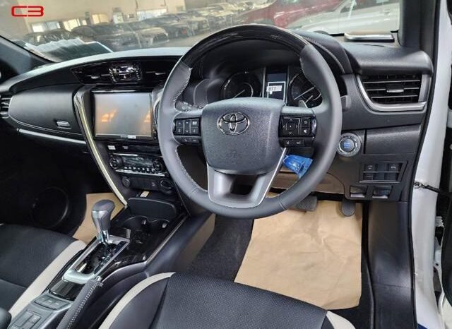 
								TOYOTA FORTUNER FOR SALE IN KENYA full									