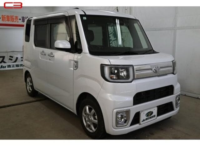 
								TOYOTA PIXIS MEGA FOR SALE IN KENYA full									