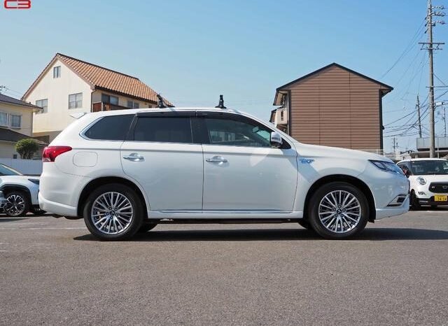 
								MITSUBISHI OUTLANDER PHEV FOR SALE IN KENYA full									