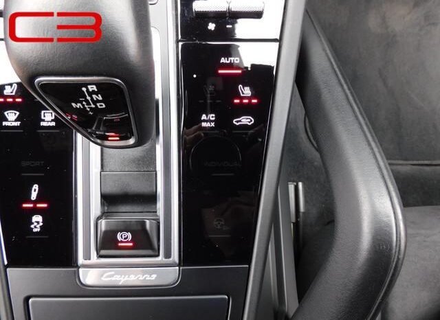 
								PORSCHE CAYENNE FOR SALE IN KENYA full									