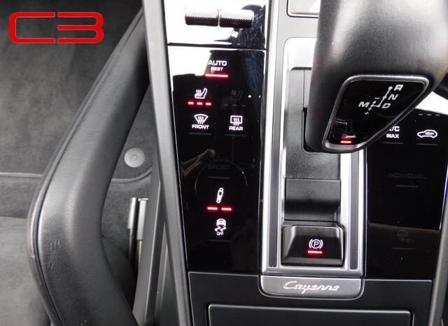
								PORSCHE CAYENNE FOR SALE IN KENYA full									