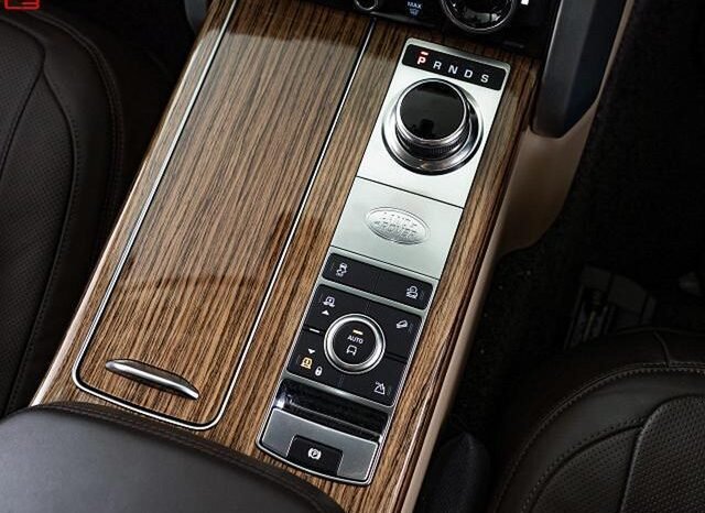 
								LAND ROVER RANGE ROVER FOR SALE IN KENYA full									