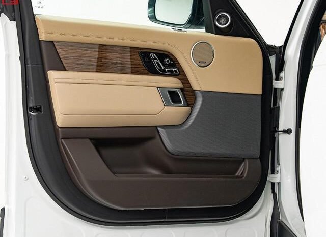 
								LAND ROVER RANGE ROVER FOR SALE IN KENYA full									
