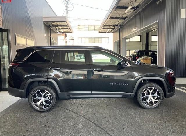
								CHRYSLER JEEP JEEP COMMANDER FOR SALE IN KENYA full									