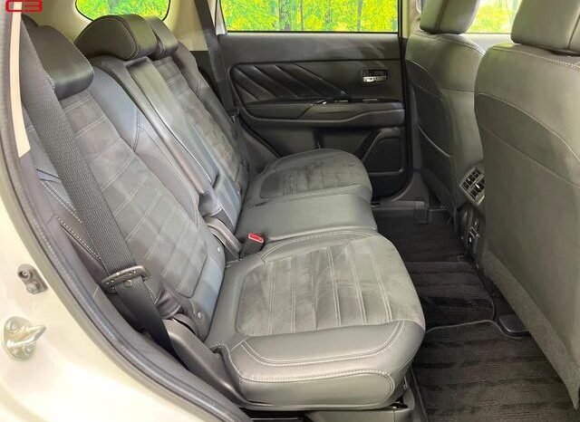 
								MITSUBISHI OUTLANDER PHEV FOR SALE IN KENYA full									