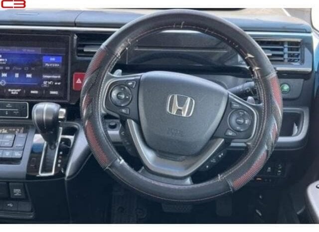 
								HONDA STEPWAGON SPADA FOR SALE IN KENYA full									