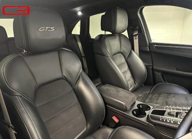 
								PORSCHE MACAN FOR SALE IN KENYA full									
