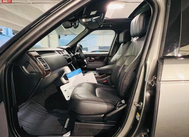 
								LAND ROVER RANGE ROVER FOR SALE IN KENYA full									