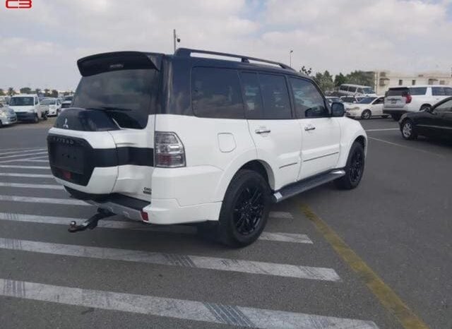 
								MITSUBISHI PAJERO FOR SALE IN KENYA full									