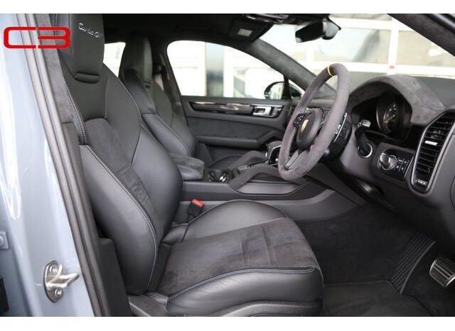 
								PORSCHE CAYENNE FOR SALE IN KENYA full									