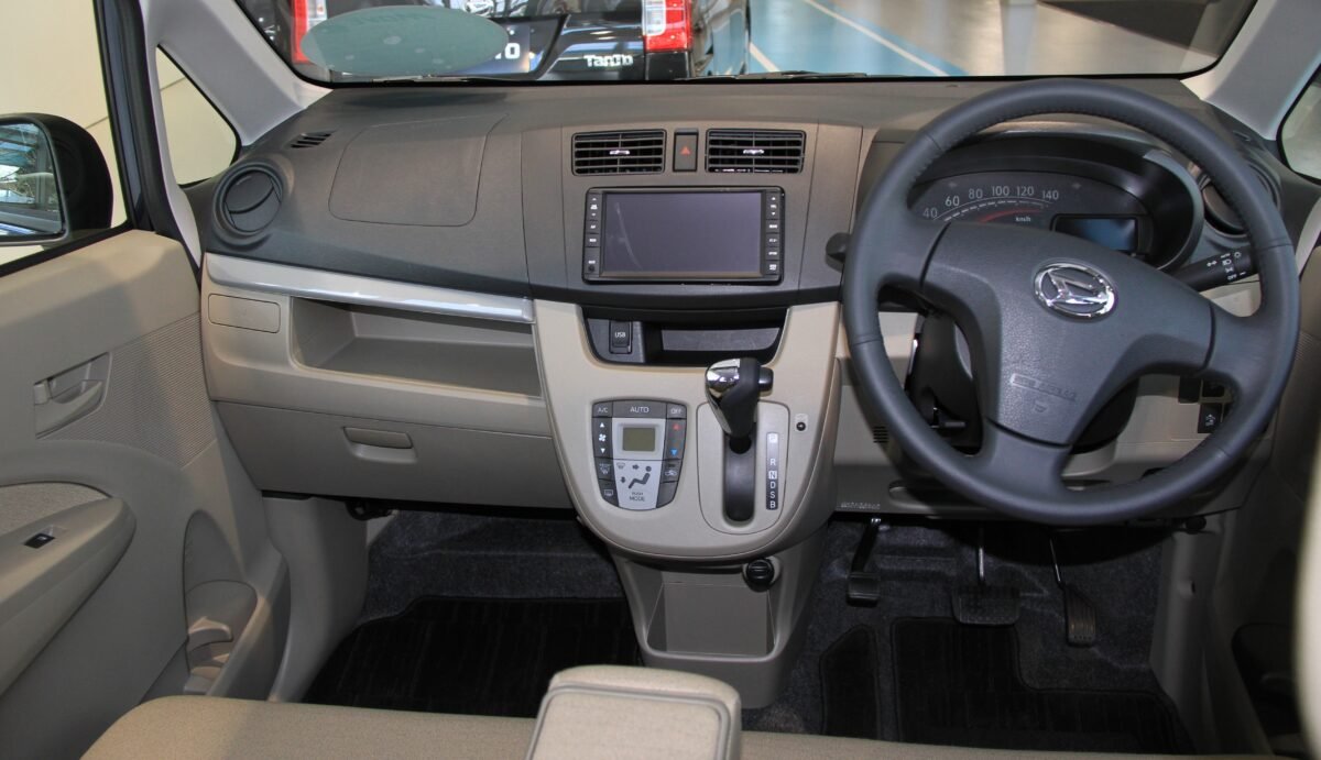 2020 DAIHATSU MIRA FOR SALE FROM JAPAN - Image 2