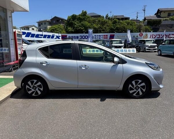 2021 TOYOTA AQUA FOR SALE FROM JAPAN